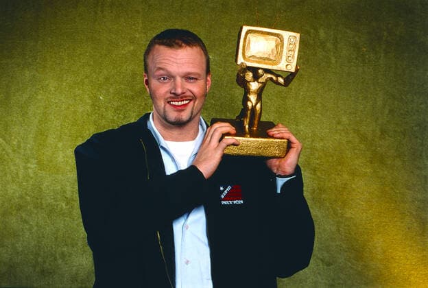 TV TOTAL TV Total, ProSieben Comedy und Late Night Show, Moderation: Stefan Raab, deutscher TV und Musikproduzent, Komiker, Moderator, Sänger, Komponist und Entertainer, Deutschland, 1999. TV Total, Comedy and Late Night Show, presented by Stefan Raab, German TV and music producer, moderator, comedian, singer-songwriter, composer and entertainer, Germany, 1999., Deutschland Copyright: kpa UnitedArchives55024475 EDITORIAL USE ONLY