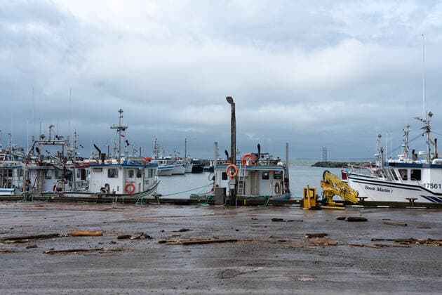 Kanada, Schäden durch Wirbelsturm Fiona September 26, 2022, vÃ les-de-la-Madeleine, Que, CANADA: Debris from Hurrican Fiona remains at the Pointe-Basse wharf in Les vÃ les-de-la-Madeleine, Que., Monday, Sept. 26, 2022. véles-de-la-Madeleine CANADA  - ZUMAc35_ 20220926_zaf_c35_049 Copyright: xNigelxQuinnx