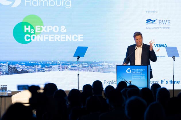 News Themen der Woche KW39 News Bilder des Tages WindEnergy Hamburg Messe für Windenergie Eröffnungsfeier - opening ceremony - Eröffnung der Messe erfolgt durch den Bundeswirtschaftsminister Robert Habeck;WindEnergy Hamburg Messe für Windenergie Eröffnungsfeier - opening ceremony - Eröffnung der Messe erfolgt durch den Bundeswirtschaftsminister Robert Habeck, Hamburg Hamburg Deutschland Messe Hamburg *** WindEnergy Hamburg Fair for Wind Energy Opening ceremony Opening ceremony Opening ceremony Opening ceremony Opening ceremony Opening ceremony Opening ceremony Opening ceremony Opening ceremony Opening ceremony Opening ceremony Opening ceremony Opening ceremony Opening ceremony Opening ceremony Opening ceremony Opening ceremony Opening ceremony Opening ceremony Openin
