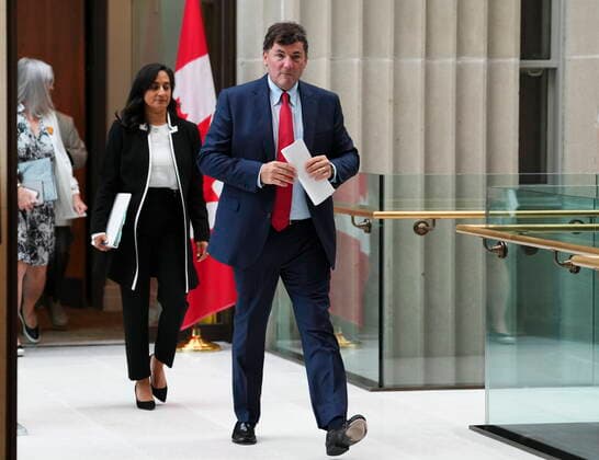 September 27, 2022, Ottawa, ON, CAN: Minister of Intergovernmental Affairs, Infrastructure and Communities Dominic LeBlanc arrives with Minister of National Defence Anita Anand to hold a press conference in Ottawa on Tuesday, Sept. 27, 2022. Ottawa CAN  - ZUMAc35_ 20220927_zaf_c35_007 Copyright: xSeanxKilpatrickx