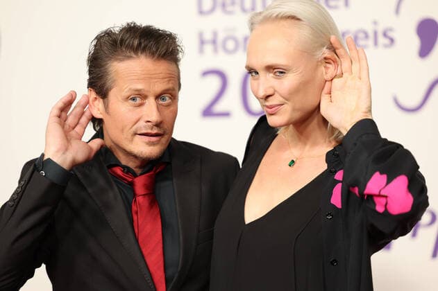 20 German Hearing Film Award 2022 Roman Knizka with wife Stefanie Mensing Award ceremony of the 20 German Hearing Film Award 2022 in the Bolle Festsäle at the Spree Bogen in Berlin Copyright: xEventpressx