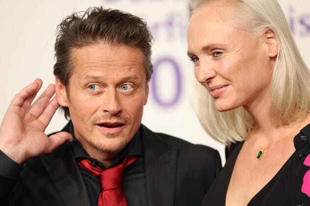 20 German Hearing Film Award 2022 Roman Knizka with wife Stefanie Mensing Award ceremony of the 20 German Hearing Film Award 2022 in the Bolle Festsäle at the Spree Bogen in Berlin Copyright: xEventpressx