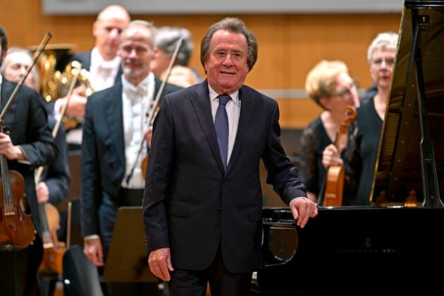 27 09 2022, International Classical Festival Festival of Nations 2022 at the Kurhaus Bad Wörishofen in Unterallgäu, Rudolf Buchbinder at the piano, Orchestra Die Deutsche Kammerphilharmonie Bremen 27 09 2022, Classical Festival Bad Wörishofen 27 09 2022, Classical Festival Bad Wörishofen