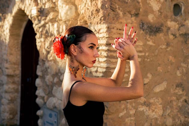 Portrait of a woman dancing flamenco at sunset Cazorla, Andalusia, Spain CR_CRBL220926-1045796-01 ,model released, Symbolfoto