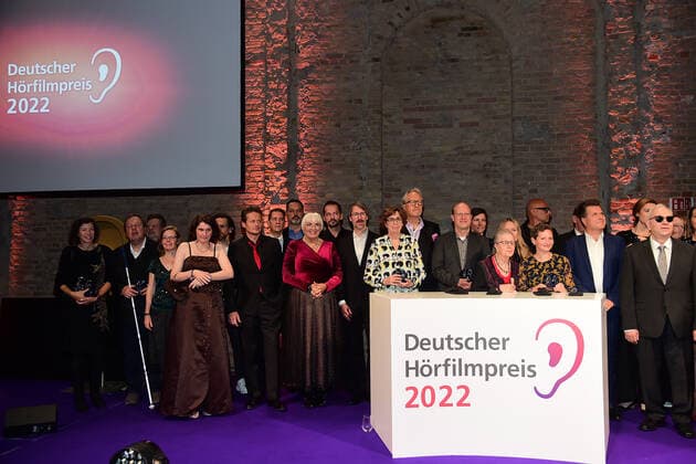 Award ceremony of the 20 German Hearing Film Award Group picture of all winners and laudators Award ceremony of the 20 German Hearing Film Award 2022 in the BOLLE Festsäle am Spree Bogen in Berlin on 27 09 2022 Photopress Mueller Photopress Mueller