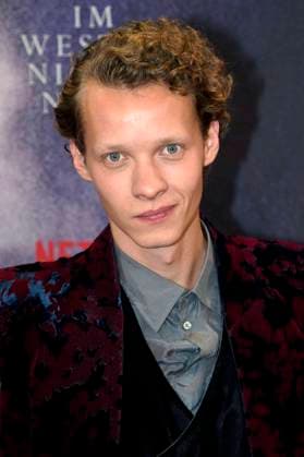 Felix Kammerer at the premiere of the feature film Im Westen nichts Neues at Kino International Berlin, 27 09 2022 Foto:xT.xBartillax xFuturexImage