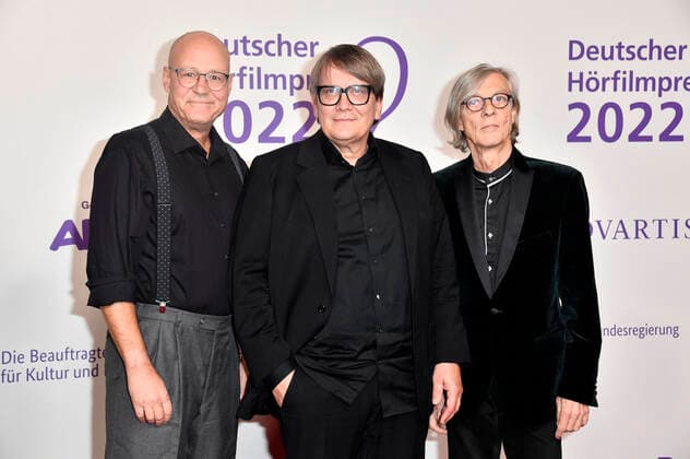 Ekki Busch, Sven Regener and Richard Pappik at the award ceremony of the 20 German Hearing Film Award 2022 in the Bolle Festsälen at the Spree Bogen Berlin, 27 09 2022 Foto:xN.xKubelkax xFuturexImage