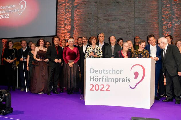 Laureates and laudators at the award ceremony of the 20 German Hearing Film Award 2022 in the Bolle Festsäle at the Spree Bogen Berlin, 27 09 2022 Foto:xN.xKubelkax xFuturexImage