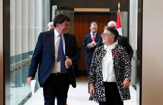 September 28, 2022, Ottawa, ON, CAN: Minister of Intergovernmental Affairs, Infrastructure and Communities Dominic LeBlanc arrives with Minister of National Revenue Diane Lebouthillier to take part in a press conference on the damage caused by hurricane Fiona, in Ottawa on Wednesday, Sept. 28, 2022. Ottawa CAN  - ZUMAc35_ 20220928_zaf_c35_006 Copyright: xSeanxKilpatrickx