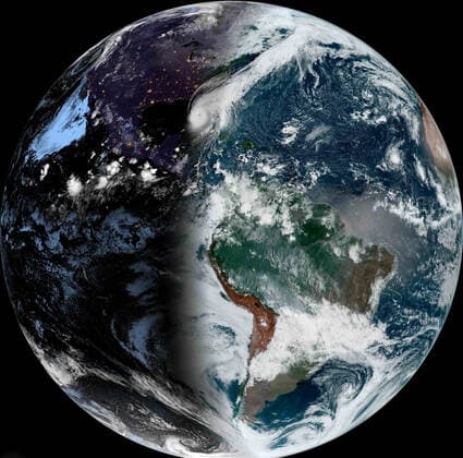 September 28, 2022, MODIS NOAA, EARTH ORBIT: Full Earth view as first light strikes the eastern United States showing Hurricane Ian as it moves closer to the west coast of Florida as a Category 4 dangerous storm fed by the warm waters of the Gulf of Mexico as seen from the GEOS NOAA satellite, September 28, 2022 in Earth Orbit. MODIS NOAA EARTH ORBIT - ZUMAp138 20220928_zaa_p138_003 Copyright: xGeosxNoaa Noaax