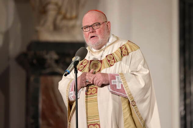 Reinhard Kardinal Marx beim Gedächtnisgottesdienst für die verstorbenen Mitglieder der Deutschen Bischofskonferenz bei der Herbst-Vollversammlung der Deutschen Bischofskonferenz im Dom zu Fulda. Fulda, 29.09.2022 *** Reinhard Cardinal Marx at the memorial service for the deceased members of the German Bishops Conference at the Autumn Plenary Assembly of the German Bishops Conference in Fulda Cathedral Fulda, 29 09 2022 Foto:xP.xBackx xFuturexImage