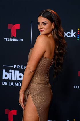 The Mexican journalist and television presenter, Alix Aspe, poses upon arrival at the red carpet of the Billboard Latin Music Awards at the Watsco Center in Coral Gables, a city near Miami, Florida, USA, 29 September 2022. Luxury brands and haute couture houses abounded on the varied red carpet of the 2022 edition of the Billboard Latin Music Awards, in which the most striking thing was the absence of the artists with the most nominations. 2022 Billboard Latin Music Awards Red Carpet !ACHTUNG: NUR REDAKTIONELLE NUTZUNG!  Copyright: xGiorgioxVierax USA617 20220930-df5e3392b6ef7d0b792231124e4917c45df987e0