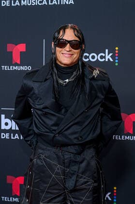 Puerto Rican singer Elvis Crespo poses upon his arrival at the red carpet of the Billboard Latin Music Awards, at the Watsco Center in Coral Gables, Florida, USA, 29 September 2022. Luxury brands and haute couture houses abounded on the varied red carpet of the 2022 edition of the Billboard Latin Music Awards, in which the most striking thing was the absence of the artists with the most nominations. 2022 Billboard Latin Music Awards Red Carpet !ACHTUNG: NUR REDAKTIONELLE NUTZUNG!  Copyright: xGiorgioxVierax USA654 20220930-215dbfaea862776fb43a0fd74c89364778d518a1