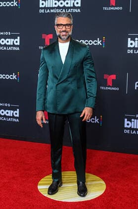 Mexican actor Jaime Camil poses upon his arrival at the red carpet of the Billboard Latin Music Awards, at the Watsco Center in Coral Gables, Florida, USA, 29 September 2022. Luxury brands and haute couture houses abounded on the varied red carpet of the 2022 edition of the Billboard Latin Music Awards, in which the most striking thing was the absence of the artists with the most nominations. 2022 Billboard Latin Music Awards Red Carpet !ACHTUNG: NUR REDAKTIONELLE NUTZUNG!  Copyright: xGiorgioxVierax USA665 20220930-31755dae1cfd8c00fe275c0b325f587101f11474