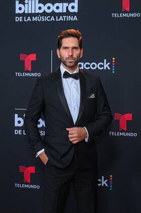 Mexican actor Arap Bethke poses upon his arrival at the red carpet of the Billboard Latin Music Awards, at the Watsco Center in Coral Gables, Florida, USA, 29 September 2022. Luxury brands and haute couture houses abounded on the varied red carpet of the 2022 edition of the Billboard Latin Music Awards, in which the most striking thing was the absence of the artists with the most nominations. 2022 Billboard Latin Music Awards Red Carpet !ACHTUNG: NUR REDAKTIONELLE NUTZUNG!  Copyright: xGiorgioxVierax USA666 20220930-73ef238b2eaf8312c34a383b6bbc2accef091000