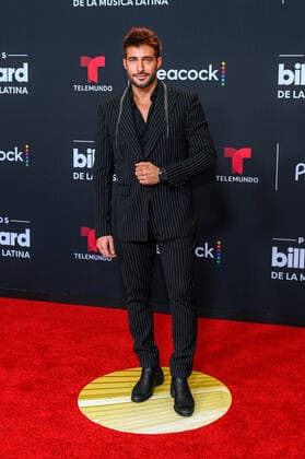 Argentine actor Rodrigo Guirao poses upon his arrival at the red carpet of the Billboard Latin Music Awards, at the Watsco Center in Coral Gables, Florida, USA, 29 September 2022. Luxury brands and haute couture houses abounded on the varied red carpet of the 2022 edition of the Billboard Latin Music Awards, in which the most striking thing was the absence of the artists with the most nominations. 2022 Billboard Latin Music Awards Red Carpet !ACHTUNG: NUR REDAKTIONELLE NUTZUNG!  Copyright: xGiorgioxVierax USA671 20220930-60511c4b0b0e5e35cc3fc43f2110f2c34909bd2e