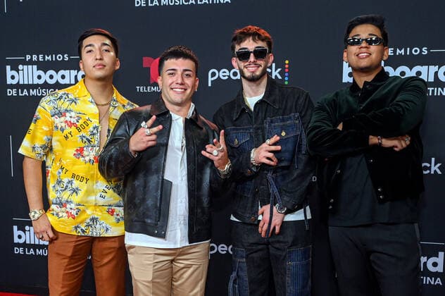 Members of the band Eslabon Armado pose upon their arrival at the red carpet of the Billboard Latin Music Awards, at the Watsco Center in Coral Gables, Florida, USA, 29 September 2022. Luxury brands and haute couture houses abounded on the varied red carpet of the 2022 edition of the Billboard Latin Music Awards, in which the most striking thing was the absence of the artists with the most nominations. 2022 Billboard Latin Music Awards Red Carpet !ACHTUNG: NUR REDAKTIONELLE NUTZUNG!  Copyright: xGiorgioxVierax USA684 20220930-6d3045b4e91ba2599c680e1b43cb6e9dc93b4c39