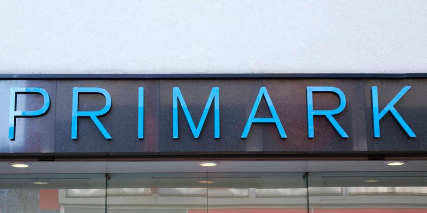 Schild und Logo Primark, Textilunternehmen Schild und Logo Primark, Gelsenkirchen, Ruhrgebiet, Nordrhein-Westfalen, Deutschland, Europa Copyright: xZoonar.com W.xWirthx zoonar_18582694