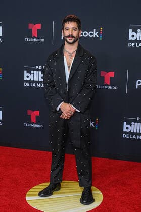 Colombian singer Camilo poses upon his arrival at the red carpet of the Billboard Latin Music Awards, at the Watsco Center in Coral Gables, Florida, USA, 29 September 2022. Luxury brands and haute couture houses abounded on the varied red carpet of the 2022 edition of the Billboard Latin Music Awards, in which the most striking thing was the absence of the artists with the most nominations. 2022 Billboard Latin Music Awards Red Carpet !ACHTUNG: NUR REDAKTIONELLE NUTZUNG!  Copyright: xGiorgioxVierax USA731 20220930-3abb7184a805806e1d5ff671fcbe2438fb3384fc