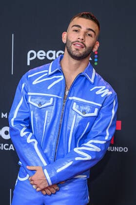 Colombian singer Manuel Turizo poses upon his arrival at the red carpet of the Billboard Latin Music Awards, at the Watsco Center in Coral Gables, Florida, USA, 29 September 2022. Luxury brands and haute couture houses abounded on the varied red carpet of the 2022 edition of the Billboard Latin Music Awards, in which the most striking thing was the absence of the artists with the most nominations. 2022 Billboard Latin Music Awards Red Carpet !ACHTUNG: NUR REDAKTIONELLE NUTZUNG!  Copyright: xGiorgioxVierax USA694 20220930-91a2bb32991988dee6aca60ac839c4f5a591b945