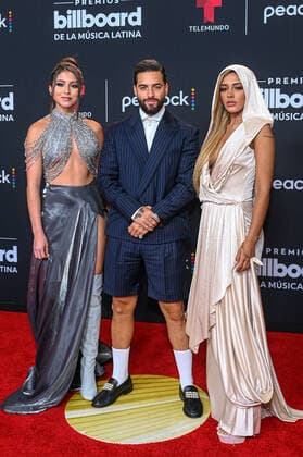 Colombian singers Paulina B, Maluma and Abril (R) pose upon their arrival at the red carpet of the Billboard Latin Music Awards, at the Watsco Center in Coral Gables, Florida, USA, 29 September 2022. Luxury brands and haute couture houses abounded on the varied red carpet of the 2022 edition of the Billboard Latin Music Awards, in which the most striking thing was the absence of the artists with the most nominations. 2022 Billboard Latin Music Awards Red Carpet !ACHTUNG: NUR REDAKTIONELLE NUTZUNG!  Copyright: xGiorgioxVierax USA746 20220930-efe838dc894662df6cbd9a62b7e63aaef5227022