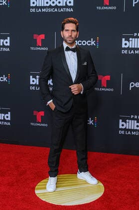 Mexican actor Arap Bethke poses upon his arrival at the red carpet of the Billboard Latin Music Awards, at the Watsco Center in Coral Gables, Florida, USA, 29 September 2022. Luxury brands and haute couture houses abounded on the varied red carpet of the 2022 edition of the Billboard Latin Music Awards, in which the most striking thing was the absence of the artists with the most nominations. 2022 Billboard Latin Music Awards Red Carpet !ACHTUNG: NUR REDAKTIONELLE NUTZUNG!  Copyright: xGiorgioxVierax USA747 20220930-33c202c6b8ae57aeb00303e8bfcb4ca054c54df4