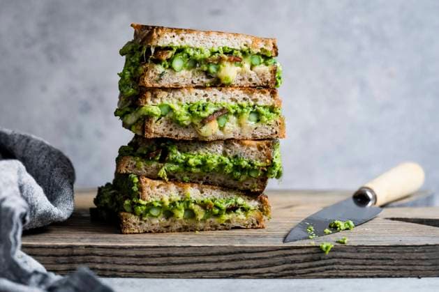 IMAGO Creative: Food, Spargel Pancetta and spring green grilled cheese toastie Pancetta and spring green grilled cheese toastie Copyright: xSarahxMenanixx SM260120-70