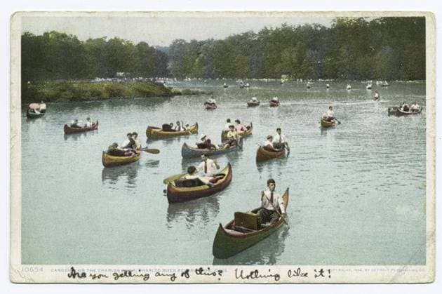 Canoeing on Charles River, Boston, Mass. still image. Postcards. 1898 - 1931. The Miriam and Ira D. Wallach Division of Art, Prints and Photographs: Photography Collection. Boston (Mass.), Charles River (Mass.), canoes , Massachusetts , Boston Copyright: xpiemagsx nyplsipiepostcard28092022-2703 !ACHTUNG AUFNAHMEDATUM GESCHÄTZT!
