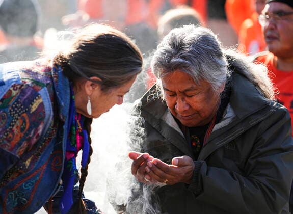 September 30, 2022, Ottawa, ON, CAN: People take part in ceremonies for the National Day of Truth and Reconciliation in Ottawa on Friday, Sept. 30, 2022. Ottawa CAN  - ZUMAc35_ 20220930_zaf_c35_075 Copyright: xSeanxKilpatrickx