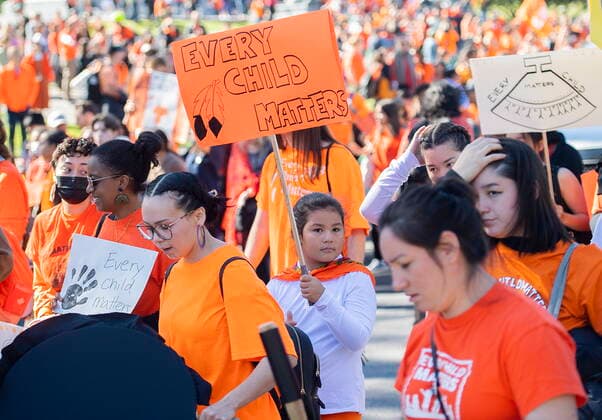 September 30, 2022, Montreal, PQ, Canada: People take part in a march on National Day for Truth and Reconciliation in Montreal, Friday, September 30, 2022. Montreal Canada  - ZUMAc35_ 20220930_zaf_c35_087 Copyright: xGrahamxHughesx