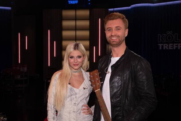 Marie REIM, Saengerin, Florian KRAHE, Musiker, zu Gast in der Sendung ,,Koelner Treff,, im WDR Fernsehen, 30.09.2022. *** Marie REIM, singer, Florian KRAHE, musician, guest in the program ,,Koelner Treff,, on WDR television, 30 09 2022