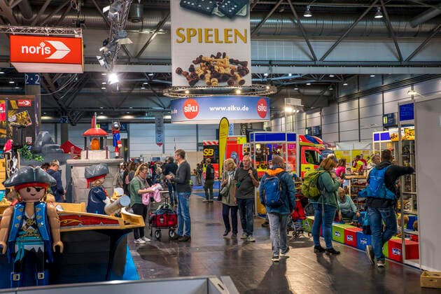 The Model Hobby Game 2022 has begun at the Leipzig Exhibition Centre For three days in the halls of the New Leipzig Trade Fair everything revolves around model making, board games, toys, handicrafts and sports 100000 visitors are expected