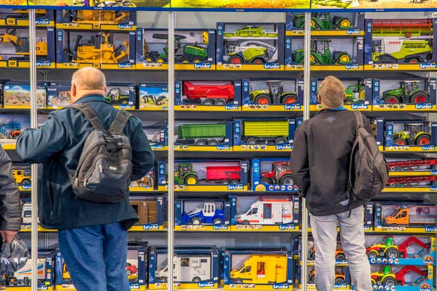 The Model Hobby Game 2022 has begun at the Leipzig Exhibition Centre For three days in the halls of the New Leipzig Trade Fair everything revolves around model making, board games, toys, handicrafts and sports 100000 visitors are expected