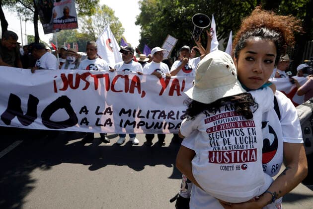 Commemoration Of The 54 years of the Tlatelolco massacre October 2, 2022, Mexico City, Mexico: Thousands of students, citizens and activists take part during the march for the 54th anniversary of the massacre of students and civilians in the Plaza de las Tres Culturas in 1968 in Tlatelolco in Mexico City. on October 2, 2022 in Mexico City, Mexico. (Photo by Luis Barron Eyepix Group). Copyright: xLuisxBarronx xEyepixxGroupx LB_02102022_77991