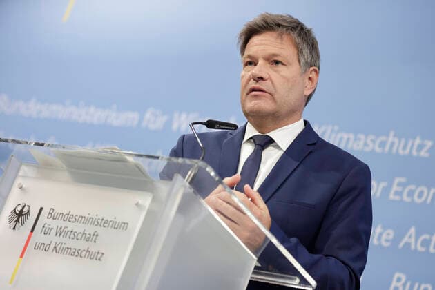 News Themen der Woche KW40 News Bilder des Tages Robert Habeck, Bundesminister fuer Wirtschaft und Klimaschutz, Buendnis 90 Die Gruenen, PK zum Thema: Energieversorgung und Klimaschutz, DEU, Berlin, 04.10.2022