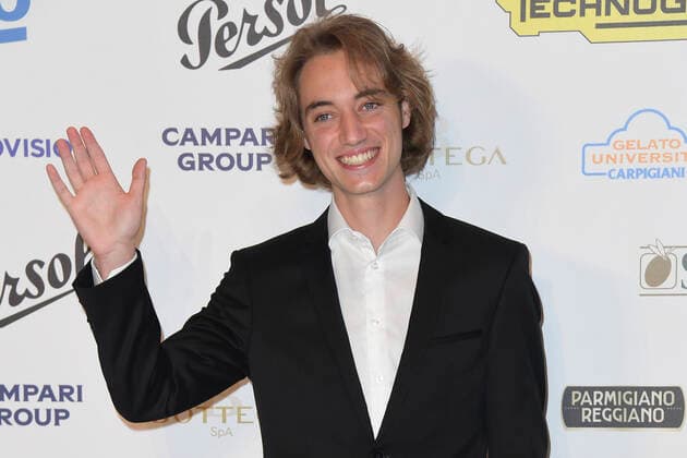 October 4, 2022, Rome, Italy: Luca Vergoni attends at the red carpet of the Globo d oro award 2022 at the Auditorium Parco Della Musica. Rome Italy - ZUMAs197 20221004_zaa_s197_421 Copyright: xCartellixMariox