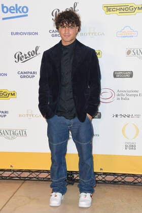 October 4, 2022, Rome, Italy: Leo Gassmann attends at the red carpet of the Globo d oro award 2022 at the Auditorium Parco Della Musica. Rome Italy - ZUMAs197 20221004_zaa_s197_423 Copyright: xCartellixMariox