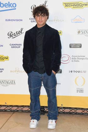 October 4, 2022, Rome, Italy: Leo Gassmann attends at the red carpet of the Globo d oro award 2022 at the Auditorium Parco Della Musica. Rome Italy - ZUMAs197 20221004_zaa_s197_427 Copyright: xCartellixMariox
