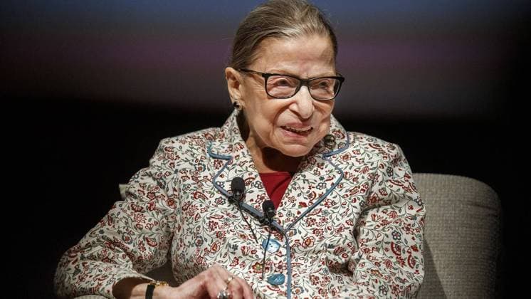 IMAGO ICONS: Ruth Bader Ginsburg Berühmte Feministinnen, Ruth Bader Ginsburg October 5, 2022, USA: Supreme Court Justice Ruth Bader Ginsburg at the University of Chicago on Sept. 9, 2019. USA - ZUMAm67_ 20221005_zaf_m67_001 Copyright: xArmandoxL.xSanchezx