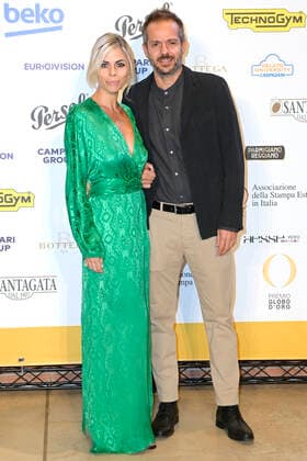 Simone Godano with wife Roberta Avarello at the 62 Globo d Oro 2022 award ceremony at the Auditorium Parco della Musica Rome, 04 10 2022 Foto:xA.xM.xTinghinox xFuturexImage