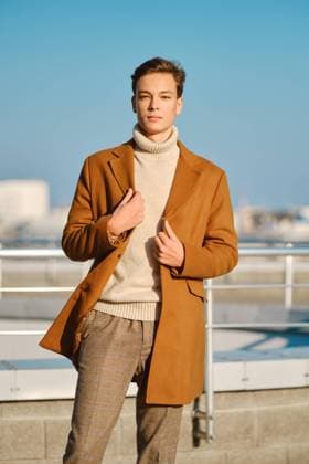 Spring, Autumn Outfit Street fashion Youngster Man in checkered Pants, Sweaters winds Wollmantel Copyright: imageBROKER/AlekseixIsachenko ibxaii08636346.jpg ,model released, Symbolfoto ,property released