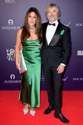 Simone Thomalla mit Partner Nicolino Hermano beim Tribute to Bambi 2022 im Hotel Berlin Central District. Berlin, 05.10.2022 *** Simone Thomalla with partner Nicolino Hermano at the Tribute to Bambi 2022 at the Hotel Berlin Central District Berlin, 05 10 2022 Foto:xF.xKernx xFuturexImage