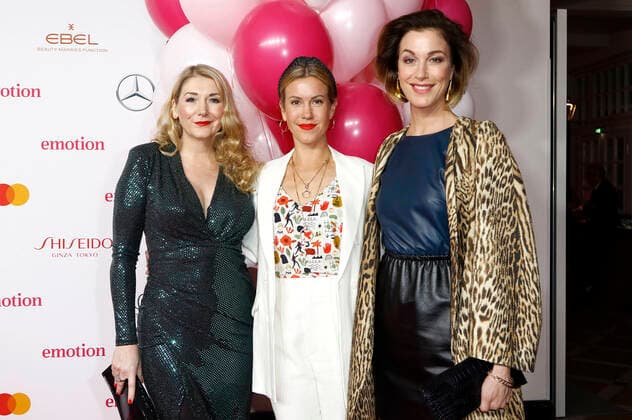 Sandra Quadflieg, Wolke Hegenbarth and Julia Stinshoff at the 11 presentation of the EMOTION Award 2022 at the Curio Haus Hamburg, 05 10 2022 Foto:xC.xTamckex xFuturexImage