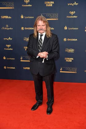Leslie Mandoki at the GOLDENE HENNE 2022 in the Media City in Leipzig on 07 01 2022 red carpet
