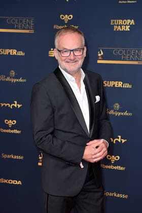 Frank Plasberg at the GOLDENE HENNE 2022 in the Media City in Leipzig on 07 10 2022 red carpet