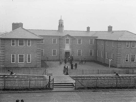 Ministry of Information First World War Official Collection Club buildings providd for men and women workers, Gretna Munition Township. Copyright: xpiemagsx minofinfopieww04102022-1079 !ACHTUNG AUFNAHMEDATUM GESCHÄTZT!