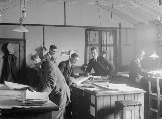 Ministry of Information First World War Official Collection Interior of resident architects office, Gretna munition township. Copyright: xpiemagsx minofinfopieww04102022-1104 !ACHTUNG AUFNAHMEDATUM GESCHÄTZT!