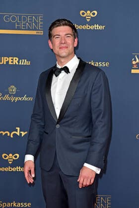 Philipp Danne at the GOLDENE HENNE 2022 in the Media City in Leipzig on 07 01 2022 red carpet