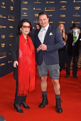 Nana Mouskouri, Andreas Gabalier at the GOLDENE HENNE 2022 in the Media City in Leipzig on 07 01 2022 red carpet