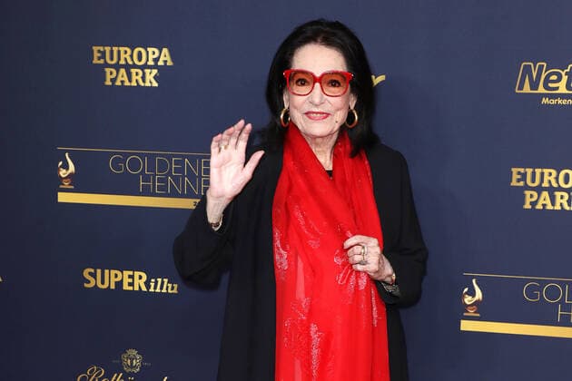 Nana Mouskouri at the award ceremony The Golden Hen on 7 10 2022 in Leipzig The Golden Hen 2022 award ceremony in Leipzig